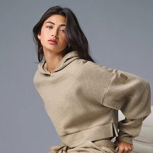 ALO Yoga | Muse Ribbed Hoodie - Gravel Heather Medium